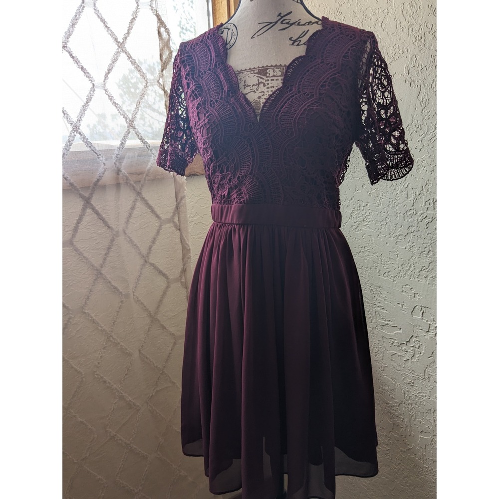 Lulus Angel In Disguise Burgundy Lace Chiffon V-Neck Short Sleeve Mini Dress M